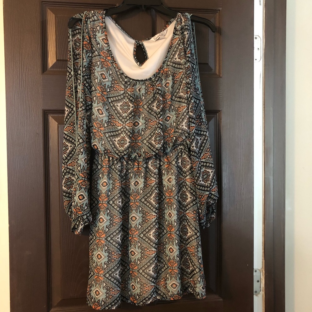 Slit sleeve aztec print dress